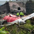 Autoridades no descartan acto de sabotaje como posible causa del mortífero accidente aéreo en la India que dejó 265 fallecidos