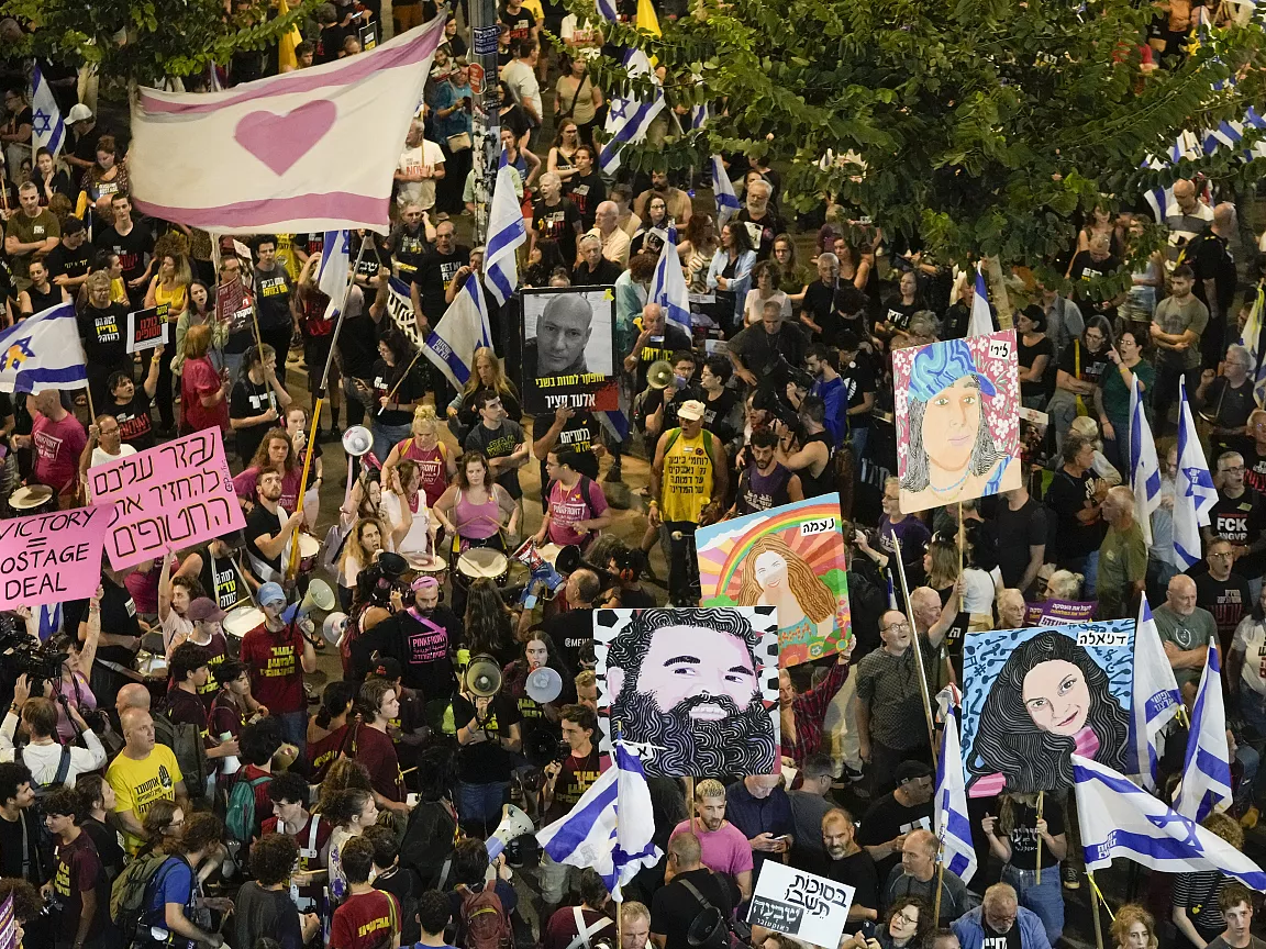 Miles de personas piden en las calles de Israel un acuerdo sobre los rehenes en Gaza