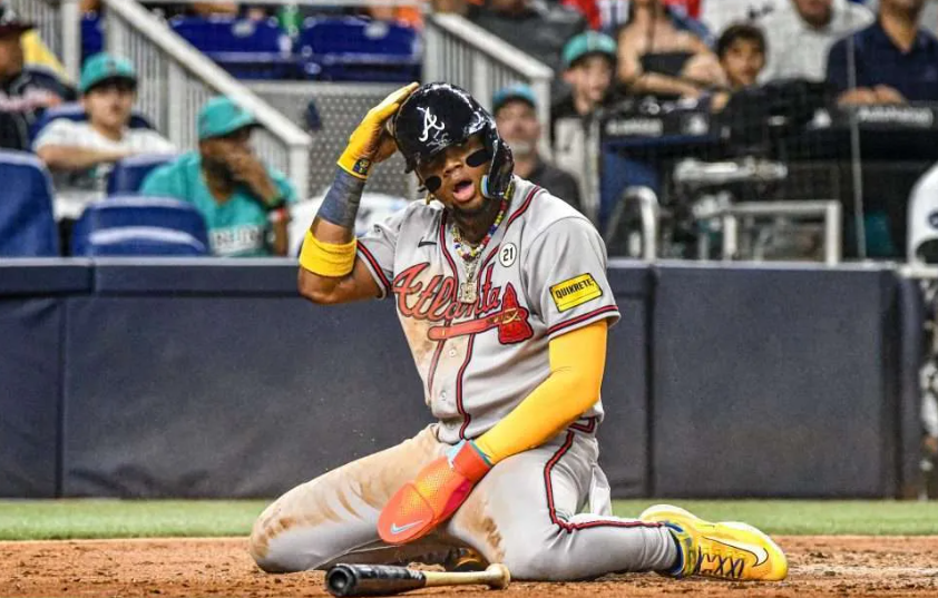 Ronald Acuña Jr. alcanza las 200 bases robadas en Grandes Ligas