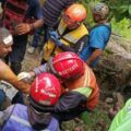 Dos lesionados dejó accidente de automóvil tras caer por un barranco en Coche