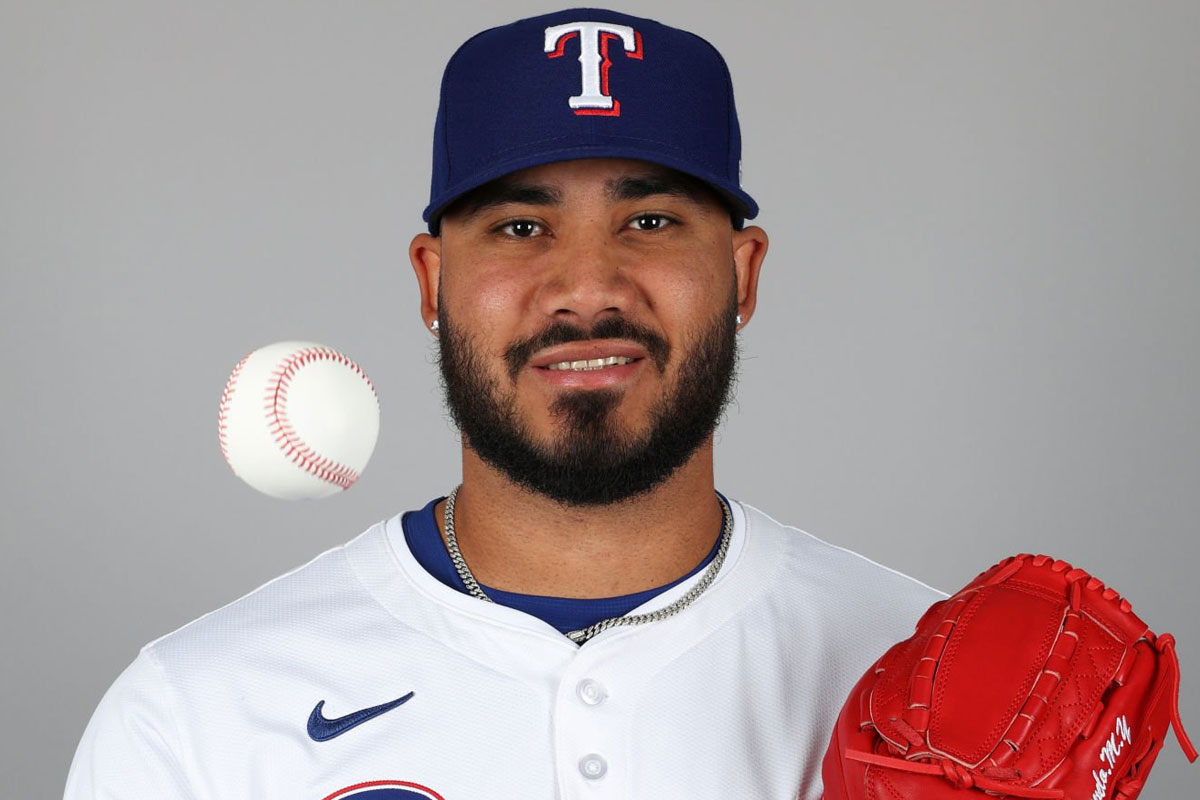 Luis Curvelo sube a las Grandes Ligas con los Rangers de Texas
