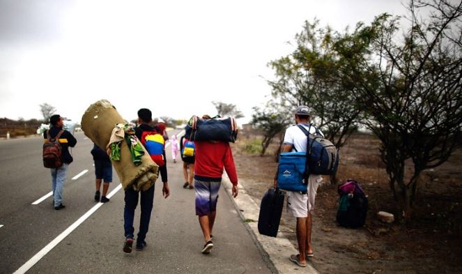 Gobierno de Trump causa preocupaciones de privacidad tras recolección de ADN de inmigrantes: Enfrenta demanda