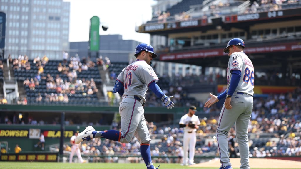 Luis Torrens la botó en derrota de los Mets ante Piratas