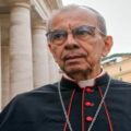 Cardenal salvadoreño exige información de migrantes venezolanos presos