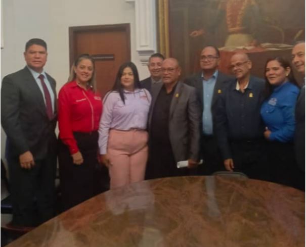CLEZ instala comisión para la creación de un nuevo estado orientado a las grandes mayorías y a la defensa de los trabajadores