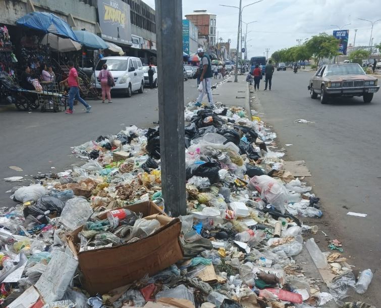 Maracaibo "anegada" en basura: Se comienza a enfermar la población