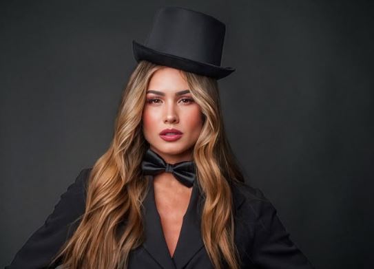 La zuliana Osmariel Villalobos tras clasificar en la final del certamen Miss Universe Latina, el reality ahora vuelve a su vida normal
