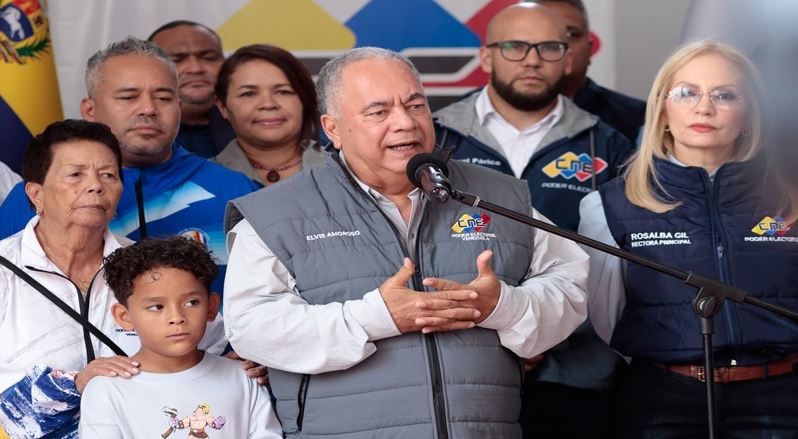 Elvis Amoroso: Se decidió extender la prórroga del ejercicio electoral hasta las 8:00 p.m.