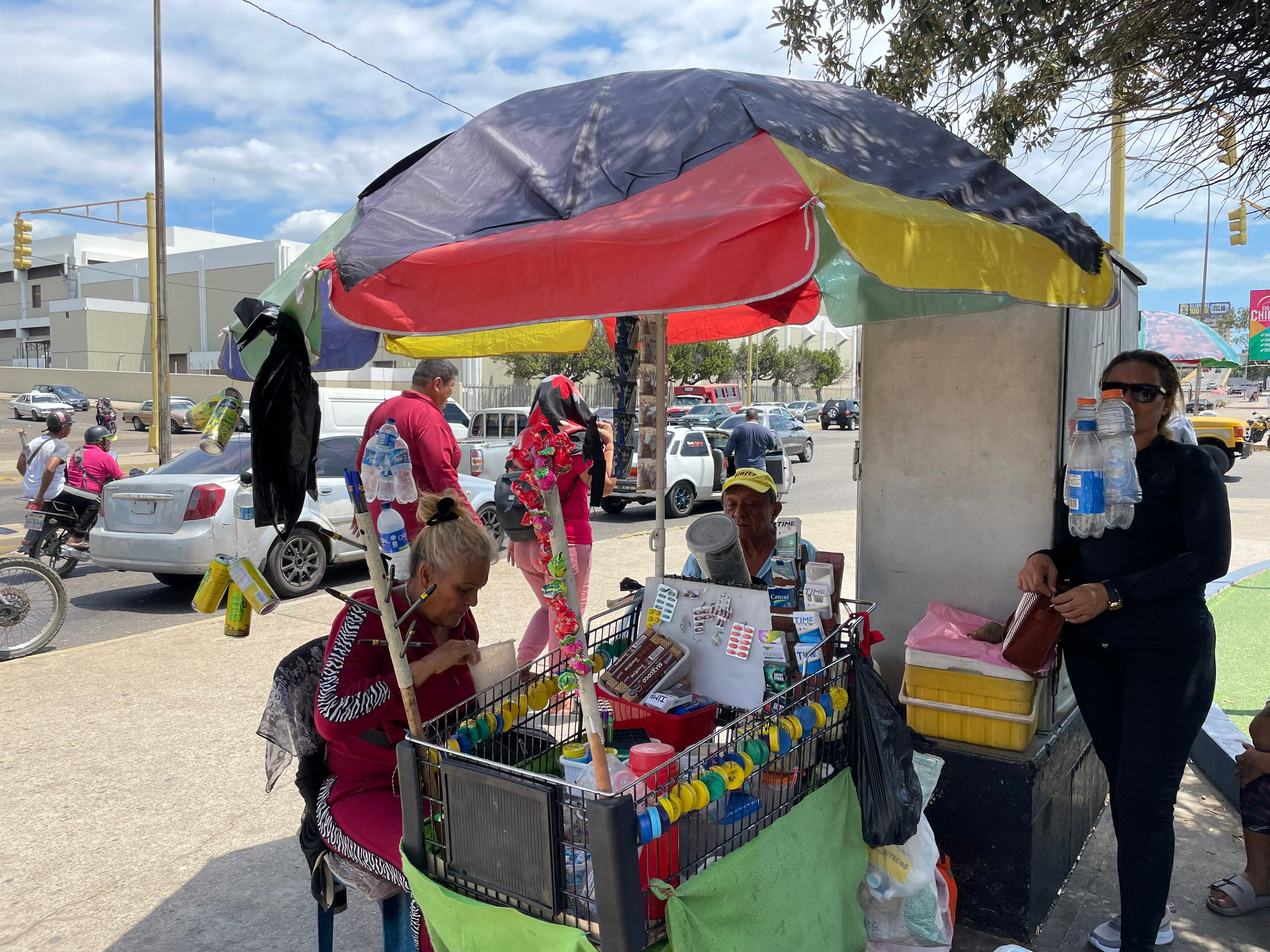 Vender chucherías en la calle: Una jornada laboral nada 