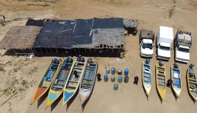 Incautaron droga, lanchas, vehículos y motores fuera de borda en Mene de Mauroa