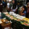 Vendedores de Las Pulgas: En muchos hogares de Maracaibo no se dan 
