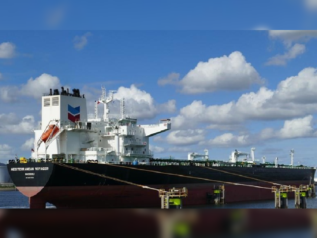 Primeros buques con crudo venezolano llegan a EEUU tras renovación de licencia de Chevron
