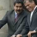 Rafael Correa confirma que asesora al presidente Maduro