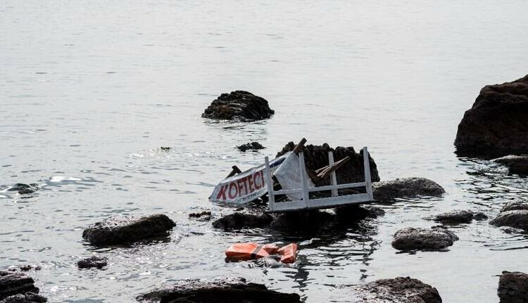 Al menos 68 migrantes murieron tras volcarse barco frente a las costas de Yemen