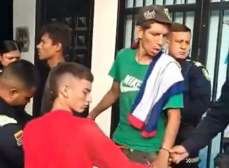 Delincuentes roban un local, montan un 