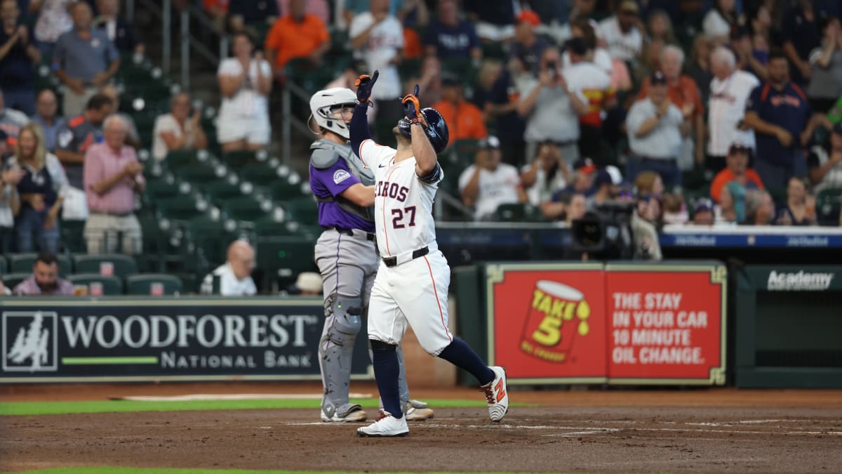 Altuve se va para la calle y llega a los 23 vuelacercas