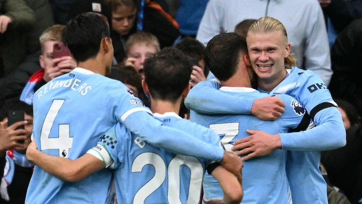 Manchester City goleó al Manchester United y se quedó con el Derbi