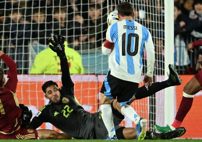Argentina goleó a la Vinotinto en la despedida de Messi