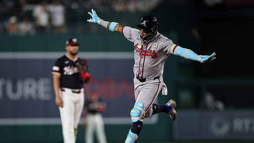 Ronald Acuña Jr. despachó el vuelacerca 17 de la temporada en victoria ante Nacionales