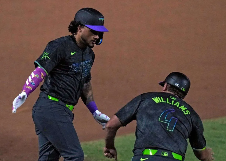 Everson Pereira pegó su primer Grand Slam en Grandes Ligas