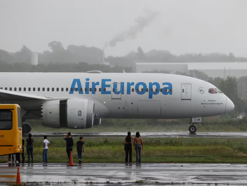Gobierno suspende la actividad aerocomercial de Air Europa en Venezuela