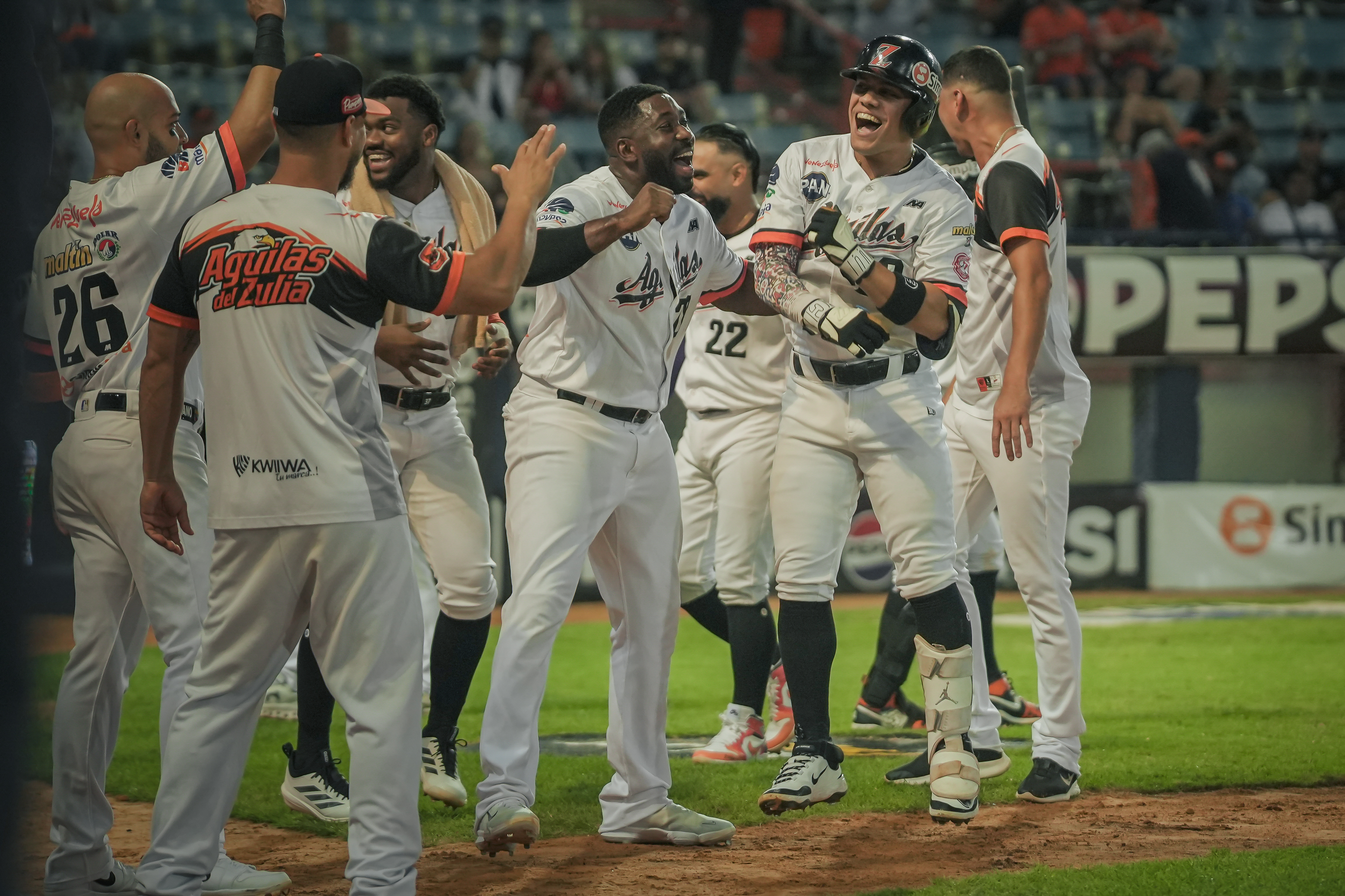 Águilas impuso su dominio ante Leones en el primer duelo en Maracaibo