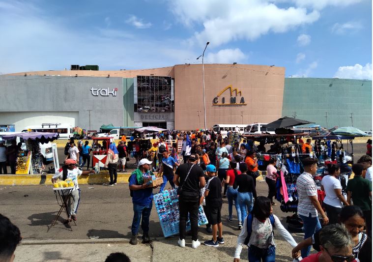 Se siente el corre-corre navideño en Maracaibo a doce días de la llegada de la Nochebuena
