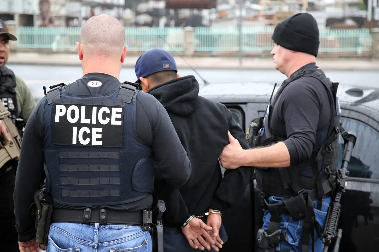 Joven venezolano fue arrestado en un retén de ICE tras cometer una infracción de tránsito