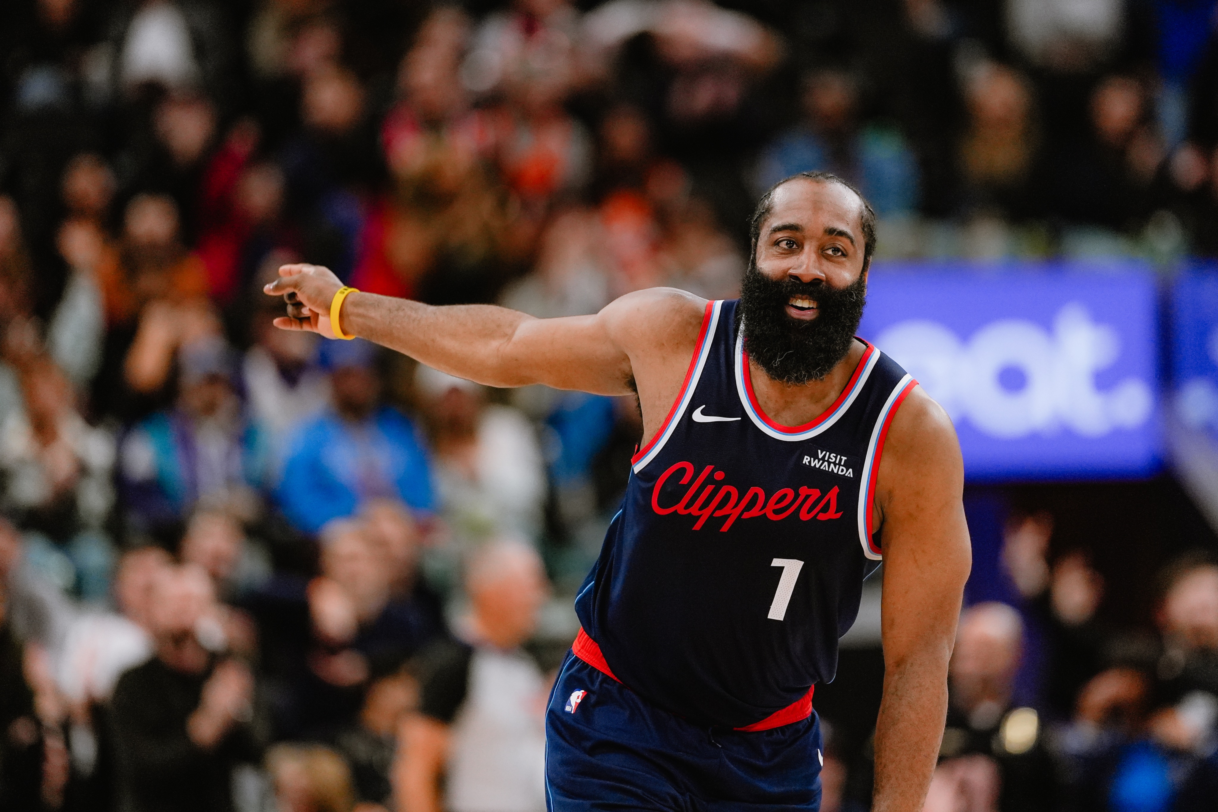 Harden supera a Shaquille O’Neal en la lista de máximos anotadores de la NBA