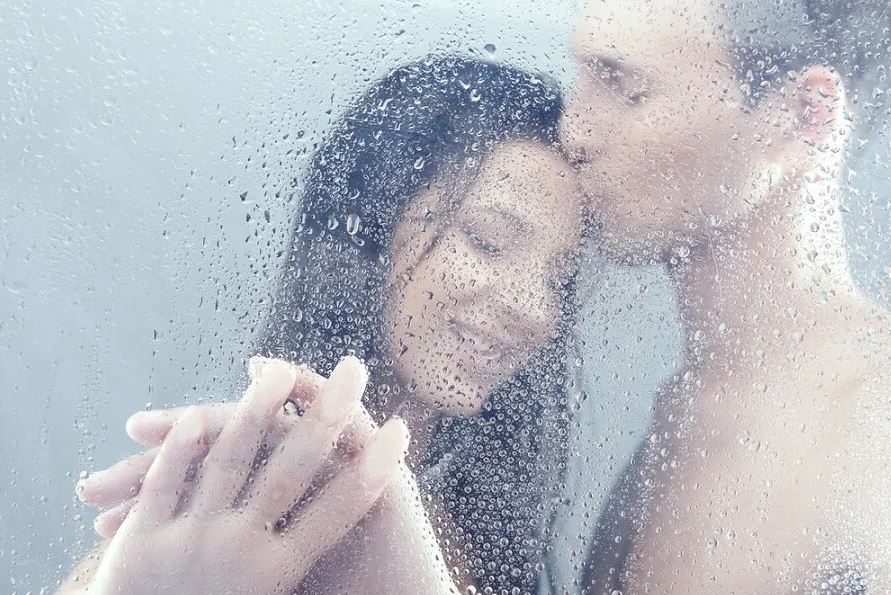Los beneficios de bañarse juntos