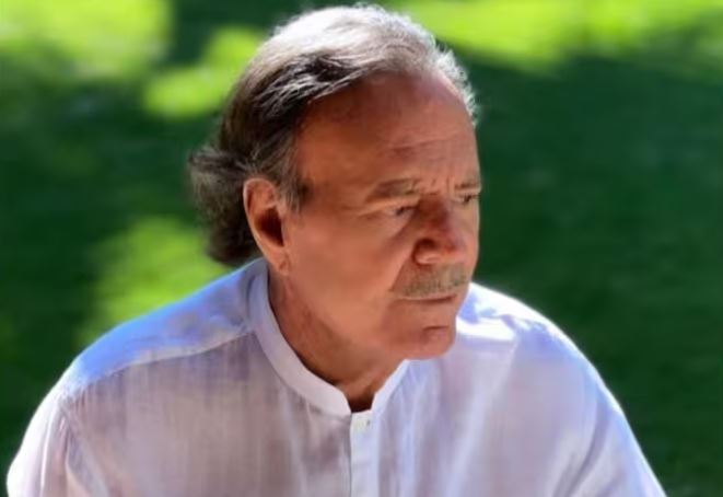 defensa de Julio Iglesias