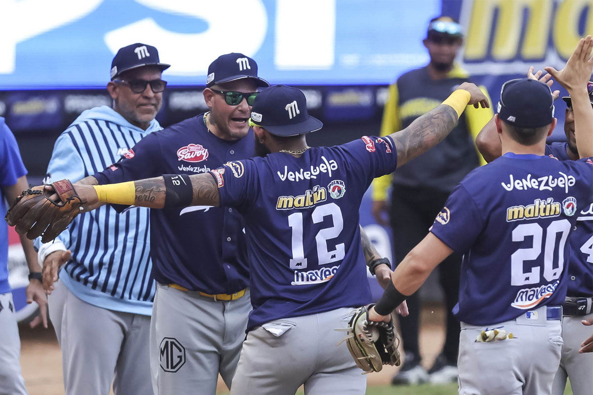 Magallanes aplastó a Caribes en el primero de la Gran Final
