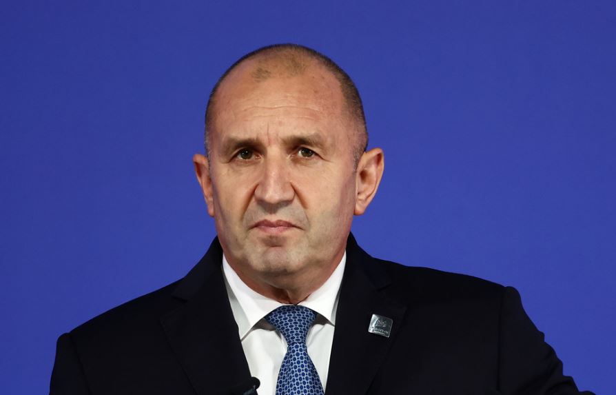 El presidente de Bulgaria dimitió para poder presentarse como candidato a nuevas elecciones
