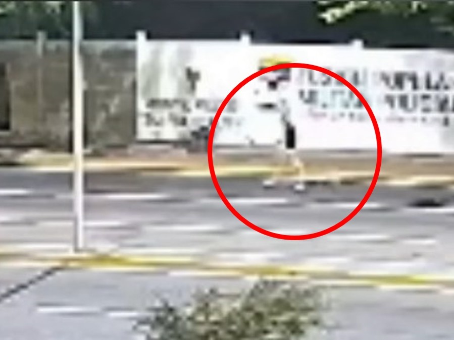 Sale a la luz otro video que muestra al infortunado Junior Josie Morales caminando por la Av. Fuerzas Armadas en su trayecto hacia Puerto Caballo