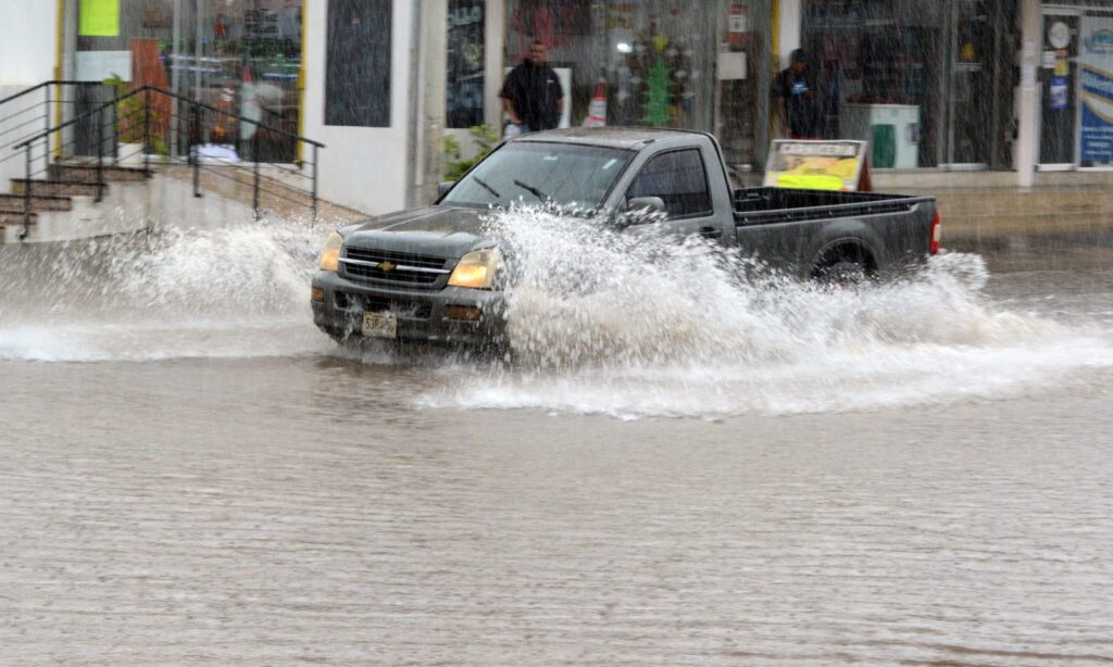 Vaguada frontal: Lluvias intensas regresaron a Maracaibo y San Francisco