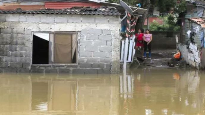 Al menos 14 muertos y 9 mil viviendas afectadas dejan lluvias en el norte de Colombia