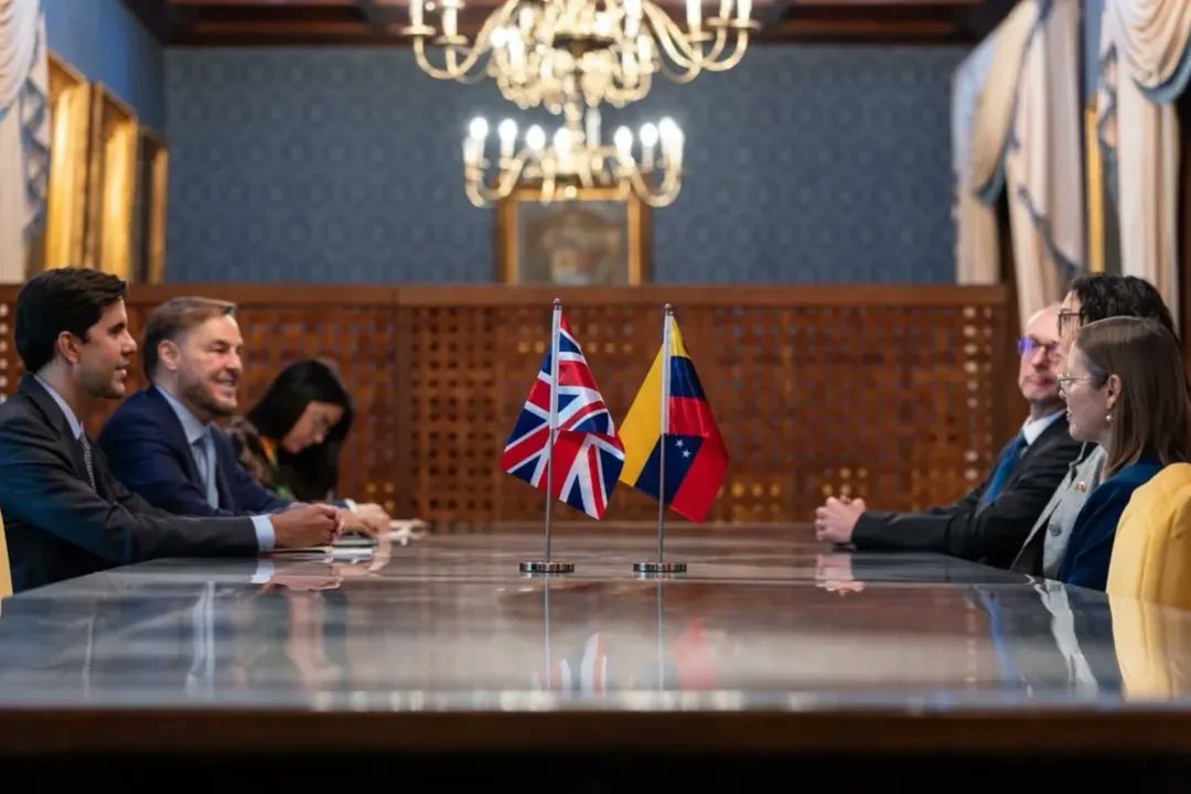 Delegación de Reino Unido visita Venezuela para fortalecer la cooperación económica y diplomática