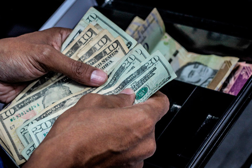 Dólar BCV superó los 617 bolívares