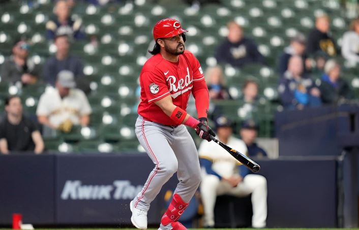 Eugenio Suárez recibirá el Premio Luis Aparicio de manos de David Concepción