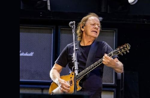 Internan en Buenos Aires al guitarrista de AC/DC Stevie Young
