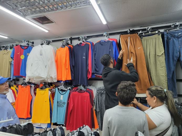 ropa sale más barata que la comida en Maracaibo