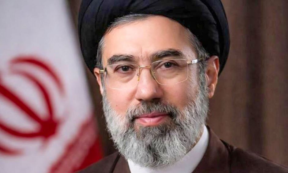 "Es fundamental seguir сon el bloqueo de Ormuz": Nuevo líder supremo de Irán se dirige a la nación
