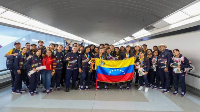 Delegación venezolana regresó al país tras histórico subcampeonato en los Juegos Suramericanos de la Juventud