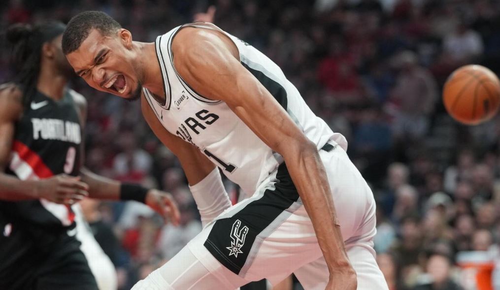 Los Spurs quedan a un paso de cerrar la serie ante Portland