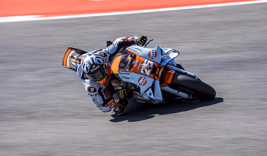 Raúl Fernández golpea la mesa con un categórico triunfo en la sprint de Mugello