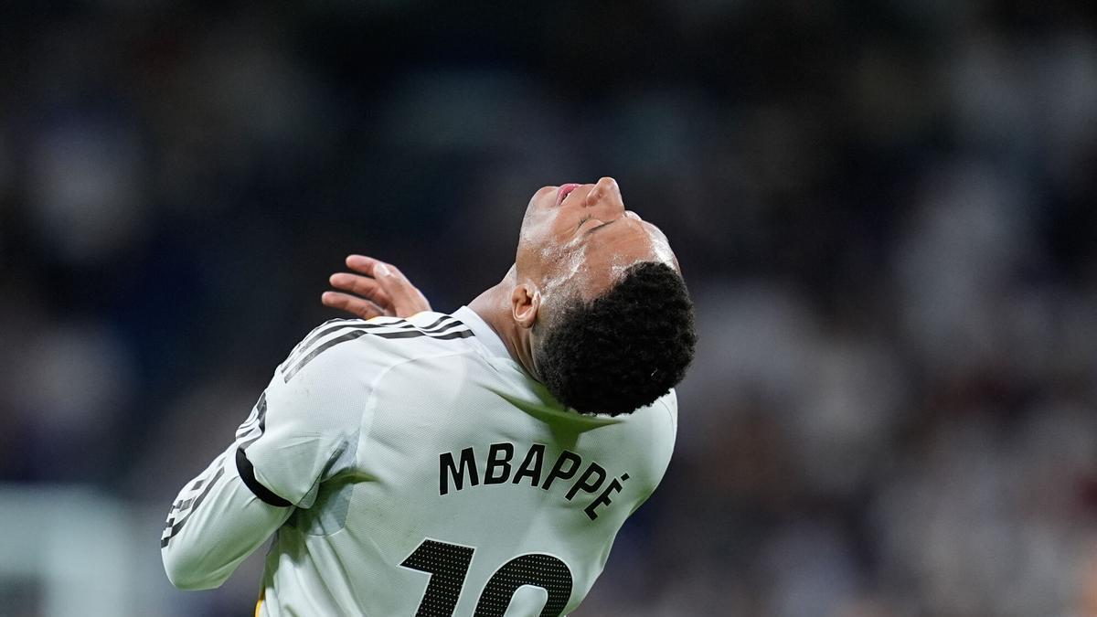 Tormenta en el Real Madrid: la afición impulsa campaña en contra de Mbappé