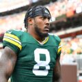 Josh Jacobs, estrella de los Packers, es liberado bajo investigación por presunto abuso doméstico