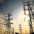 Venezuela solicitaría a petroleras extranjeras que generen su propia electricidad para los proyectos: Bloomberg