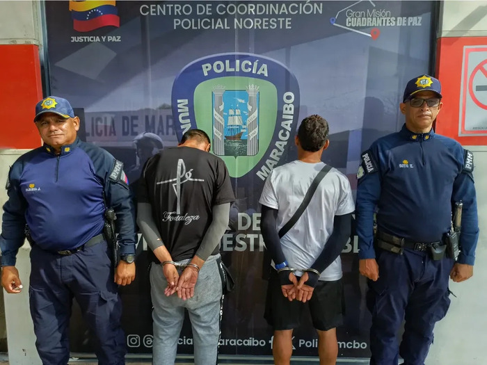 Capturan a dos sujetos que intentaron robar en un bus de la ruta 5 de Julio