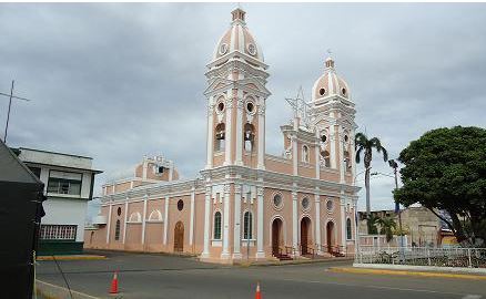 Realizan trabajos de restauración en la Catedral de Cabimas: Reducen aforo para misas